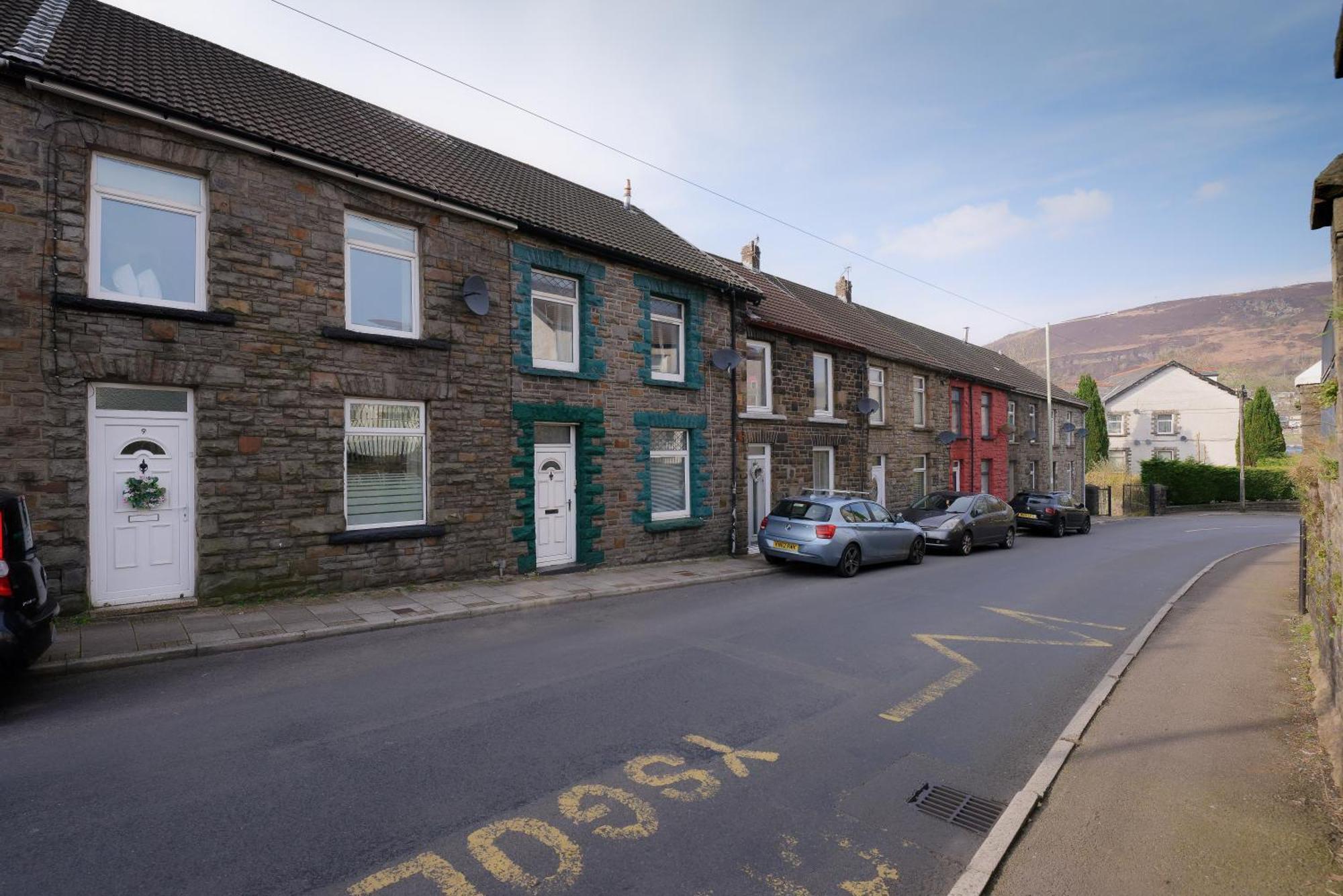 Stayright 3 Bed Home Near Hiking Trails & Parks Llwynypia 外观 照片